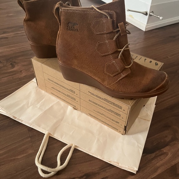 Size US 8:5 - Picture 3 of 4